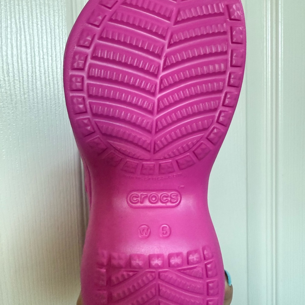 Hello Kitty Pink Kids Sandals with Plush Accent - Picture 4 of 5